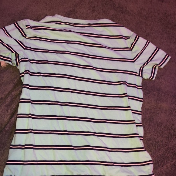 Old navy loose fitted t-shirt size small - Picture 3 of 3